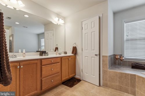 10114 Lees Crossing Ln, Fredericksburg VA  22408-0292 exterior