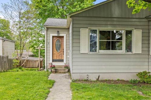 7 Empire Dr, Patterson, NY 12563-2120