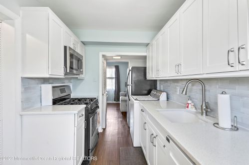 40 Belshaw Ave, Tinton Falls, NJ 07724-2931