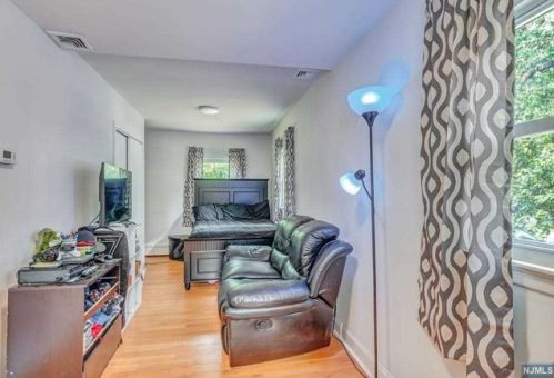 131 Bergen Ave, Ridgefield Park NJ  07660-1521 exterior