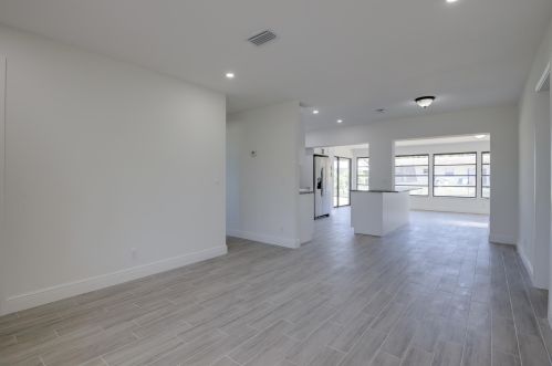 3722 Bahama Rd, West Palm Beach, FL 33410-2371
