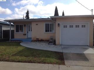 26298 Hickory Ave, Hayward, CA 94544-3112