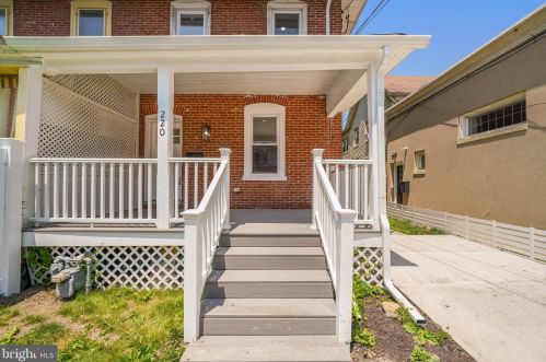 220 Ardmore Ave, Ardmore, PA 19003-1201