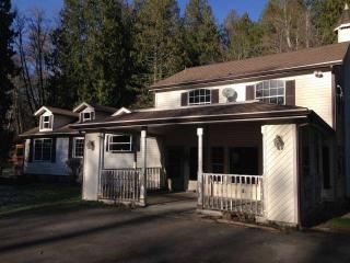 642 Rinacke Ct, Bremerton, WA 98311-9128