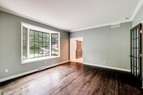 2001 William Dr, Valpo IN  46385-8173 exterior