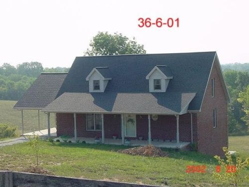 1047 Maddox Ln, Lawrenceburg, KY 40342-9449