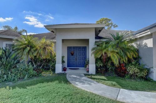 2534 National Cir, Fort Pierce, FL 34953-2529