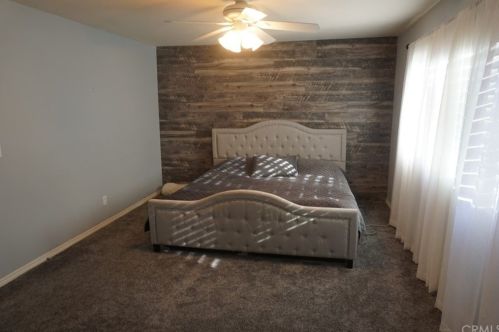 27067 Alabastro Dr, Santa Clarita CA  91354-2215 exterior