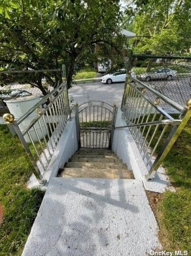 74 Kingsbridge Rd, Mount Vernon, NY 10550-4909