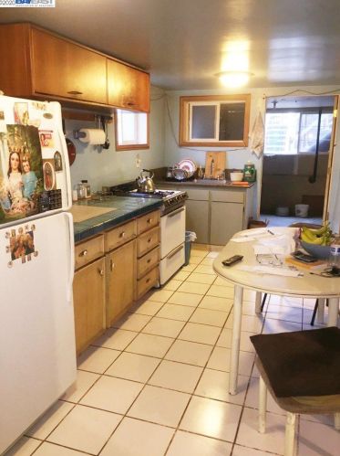 1314 51st Ave, Oakland CA 94601-5604 exterior