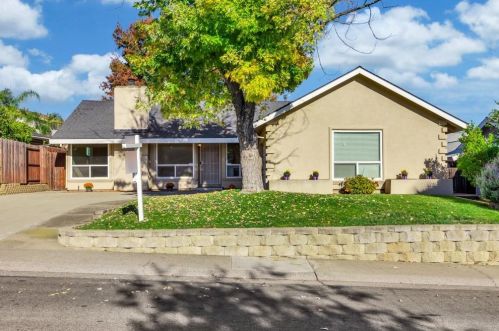 5820 Merlindale Dr, Citrus Heights CA  95610-6728 exterior