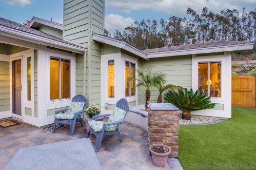12061 Rue Des Amis, San Diego, CA 92131-2356