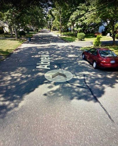 44 Abrew St, Bayshore, NY 11706-5002