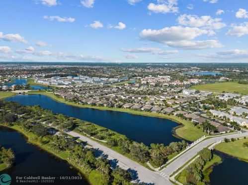 10491 Waterway Ln, Fort Pierce FL  34987-2521 exterior