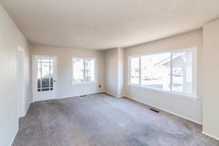 5630 I St, Tacoma, WA 98408-3437
