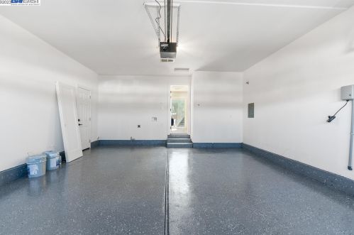 7298 Tamarack Dr, Pleasanton CA  94568-1749 exterior