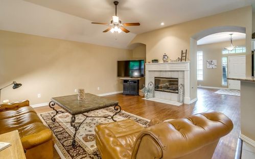 1517 Shadywood Ln, Lewisville TX  75028-4294 exterior