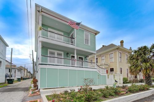 809 17th St, Galveston TX  77550-4925 exterior