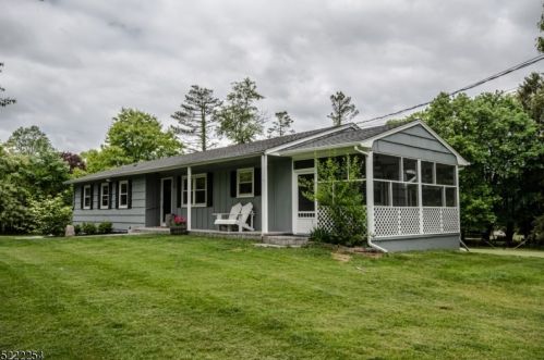 14 Jackie Dr, Hackettstown NJ  07840-5628 exterior