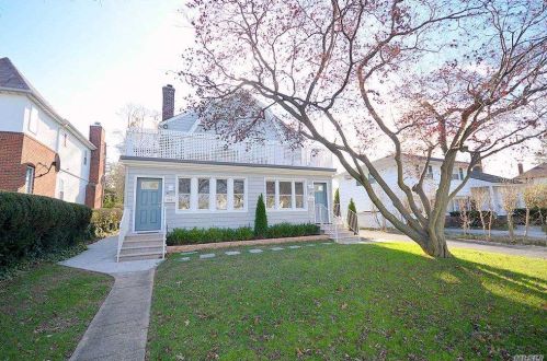 38 Hicks Ln, Great Neck, NY 11024-2029