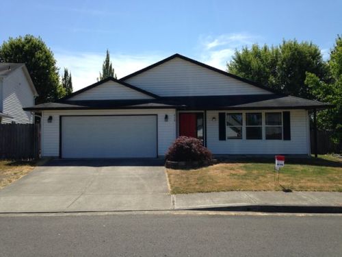 415 8th St, Battle Ground, WA 98604-8964