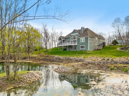 1825 Hickory Hl, Lake Geneva WI  53147-4873 exterior