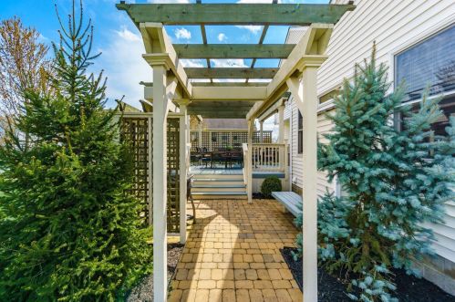 1180 Weeping Willow Ct, Blacklick OH  43004-5013 exterior