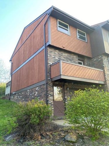 106 Bayberry Ln, Imperial, PA 15126-9657
