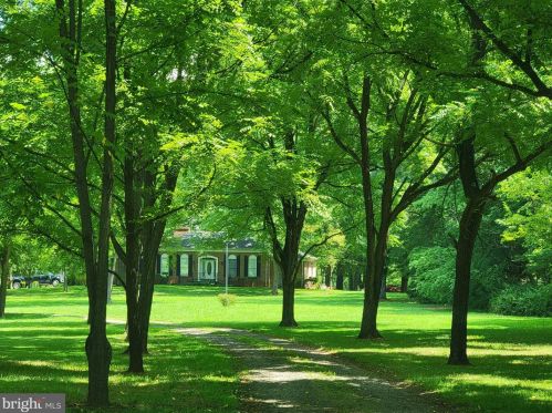 13501 Highland Farms Ct, Nokesville VA  20181-2811 exterior