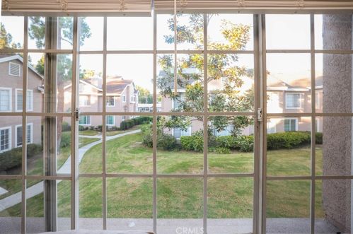 73 Woodleaf, Irvine CA  92614-7081 exterior