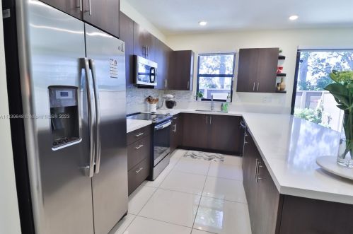 15832 91st Ct, Hialeah FL  33018-1951 exterior