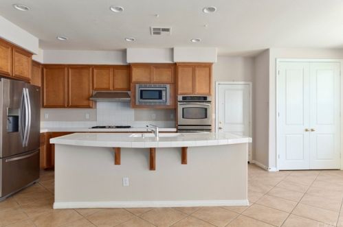 28926 Kennebunk Ct, Temecula CA  92591-7534 exterior