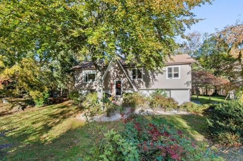 107 Ritter Rd, Stormville, NY 12582-5346