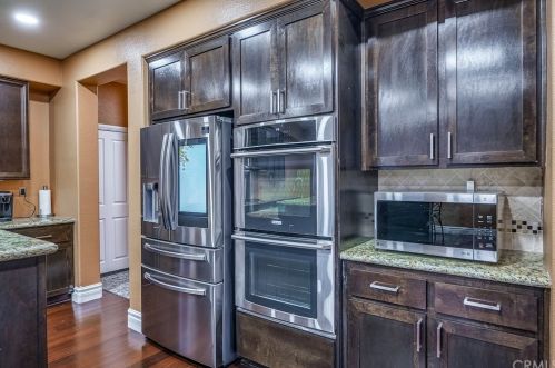 34652 Boros Blvd, Beaumont CA  92223-7466 exterior