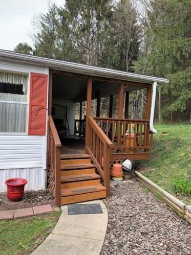 13 Pine Ct, Beaver Falls, PA 15010-9643