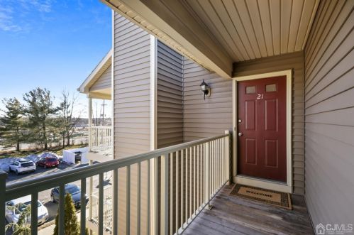 21 Lear Ct, East Brunswick NJ  08816-1863 exterior