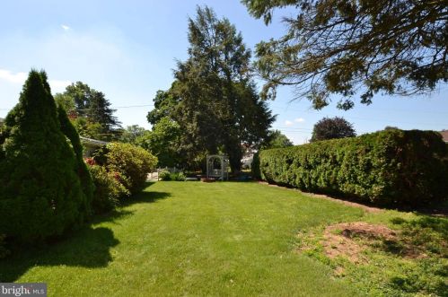 200 Runson Rd, Camp Hill PA  17011-2637 exterior