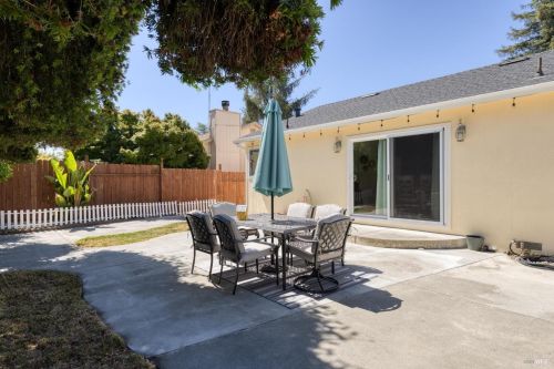 2355 Maria Luz Ct, Santa Rosa CA  95401-6432 exterior
