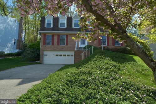 7728 Middle Valley Dr, Springfield, VA 22153-2229