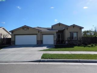 3447 Wren Ave, Visalia, CA 93291-8092