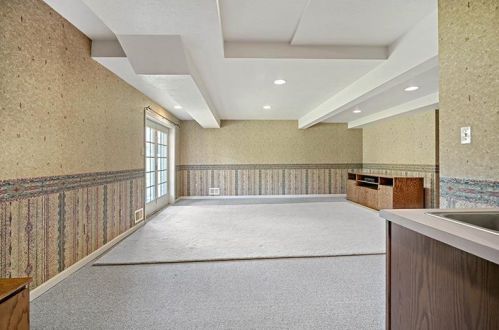 1212 Parkside Dr, Bridgeville PA  15017-1267 exterior