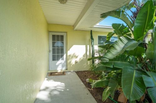 11086 Mayflower Rd, Brooksville, FL 34608-2817