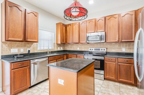 11203 Oyster Bay Cir, New Port Richey, FL 34654-4459