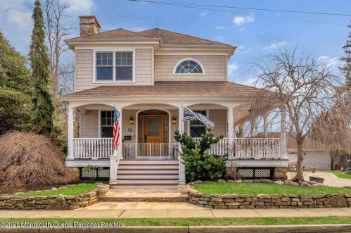 31 Foster St, Tinton Falls, NJ 07701-5509