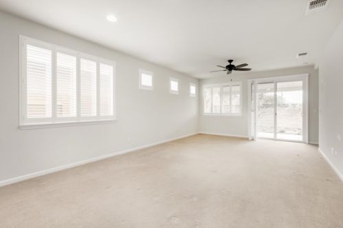 7500 Abbey Cir, Elk Grove CA  95757-5103 exterior