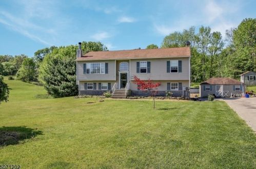 5 Cider Mill Dr, Wantage, NJ 07461-3056