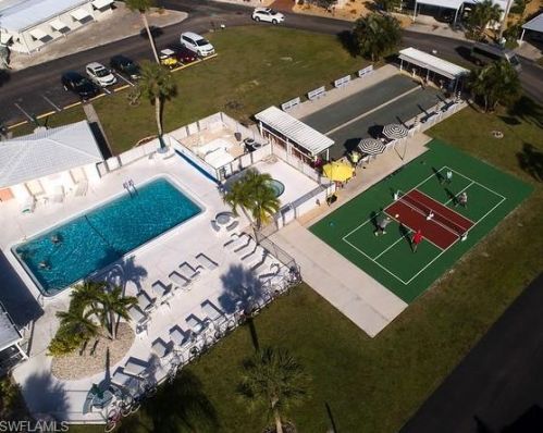 4630 Gulfgate Ln, Saint James City FL  33956-2710 exterior