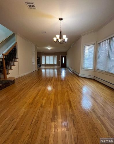 126 Oakwood Ave, Cliffside Park NJ  07010-1043 exterior