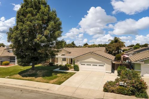 680 Liege Dr, Hollister, CA 95023-6812