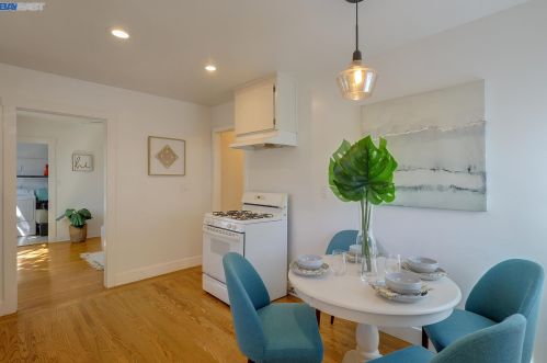 18448 Standish Ave, Hayward CA  94541-1323 exterior